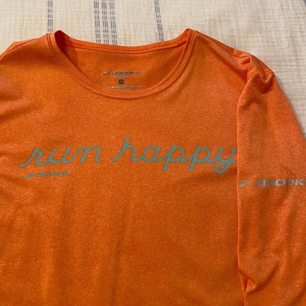 Brooks running top